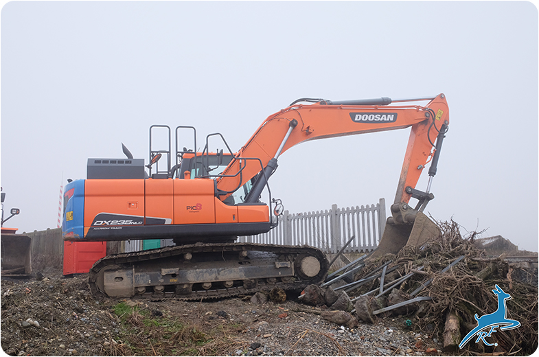 DOOSAN DX235