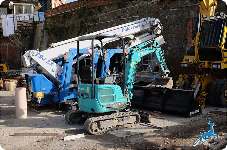 Kobelco SK17SR